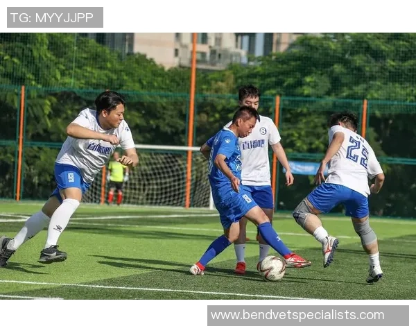 武汉足球队与南京足球队赛后分析:比赛节奏与战术对比探讨 武汉足球队与南京足球队赛后分析:比赛节奏与战术对比探讨